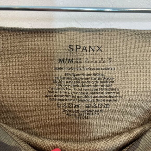 Spanx Look at me Now Cropped capri Camouflage camo Compression leggings Size M - Picture 8 of 8